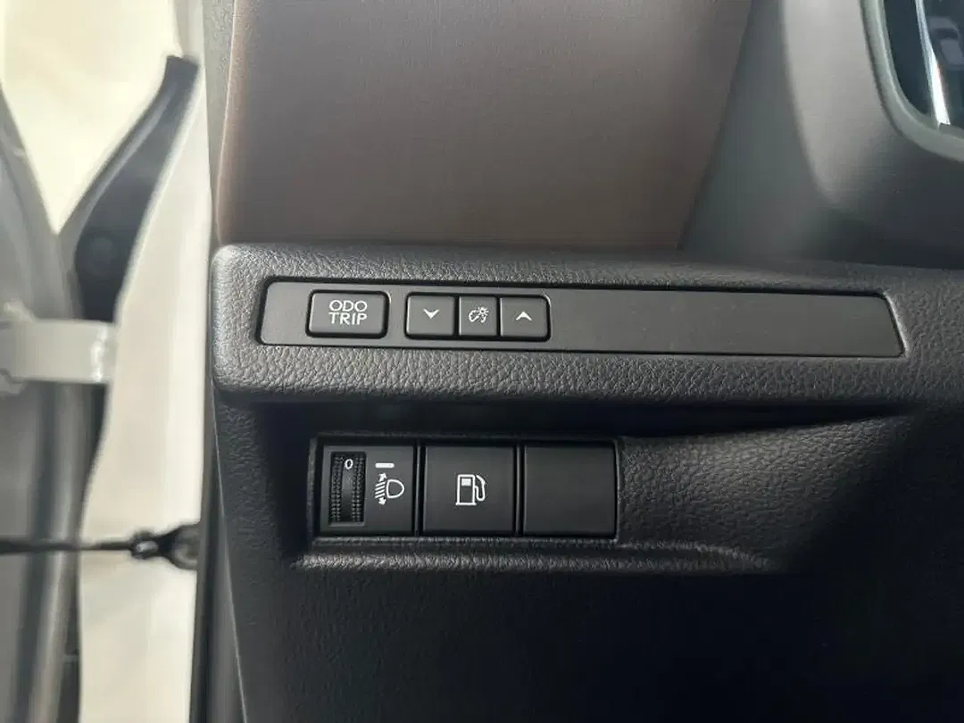 Lexus LBX Elegant - Thumbnail 19