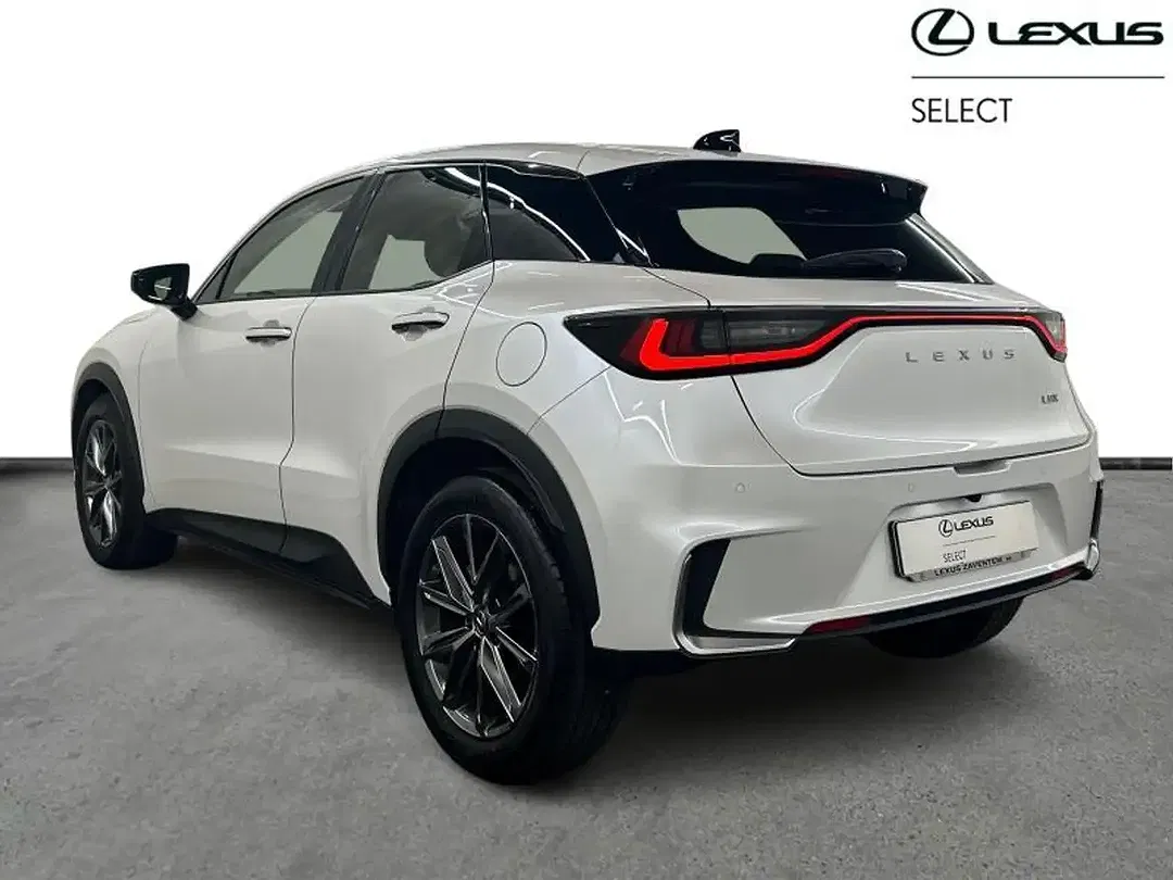 Lexus LBX Elegant - foto 2