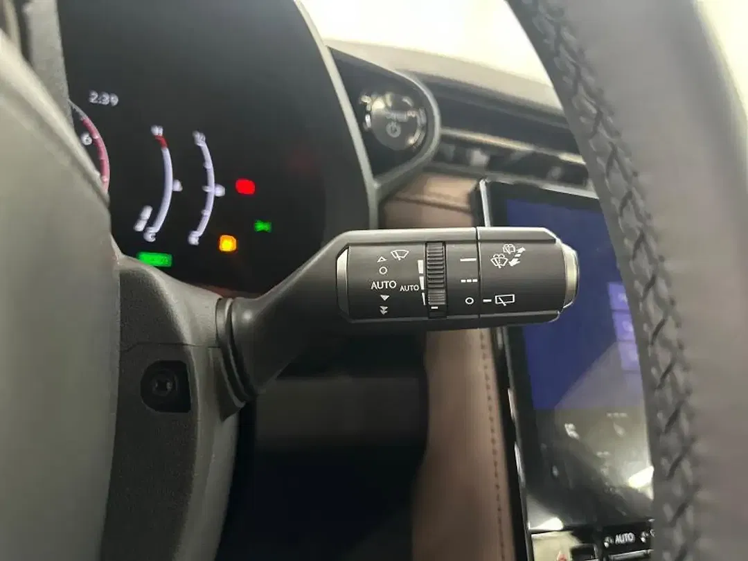 Lexus LBX Elegant - Thumbnail 20