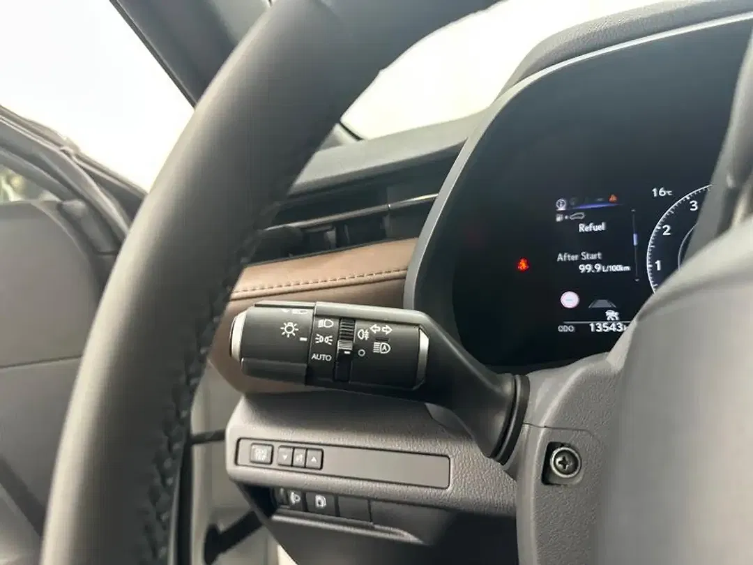 Lexus LBX Elegant - Thumbnail 21