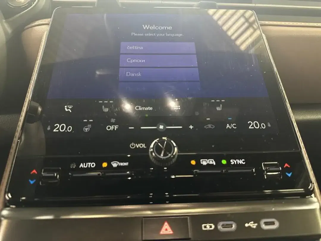 Lexus LBX Elegant - Thumbnail 24