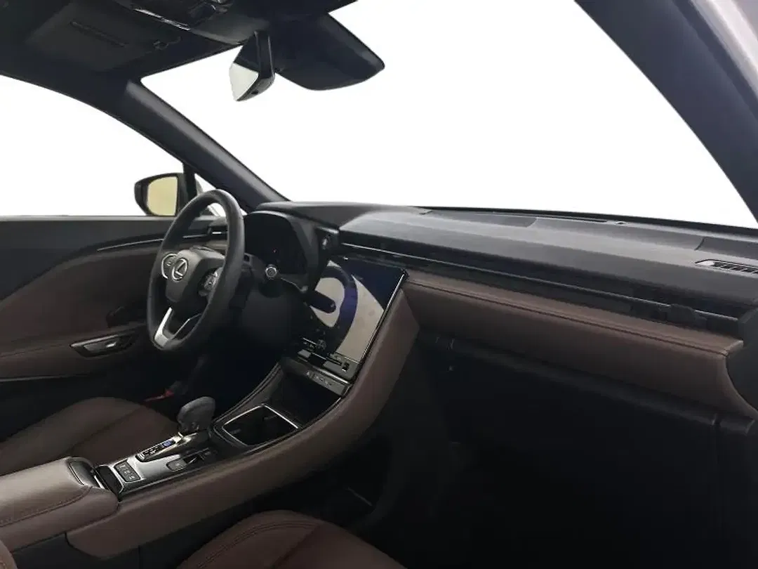 Lexus LBX Elegant - Thumbnail 6