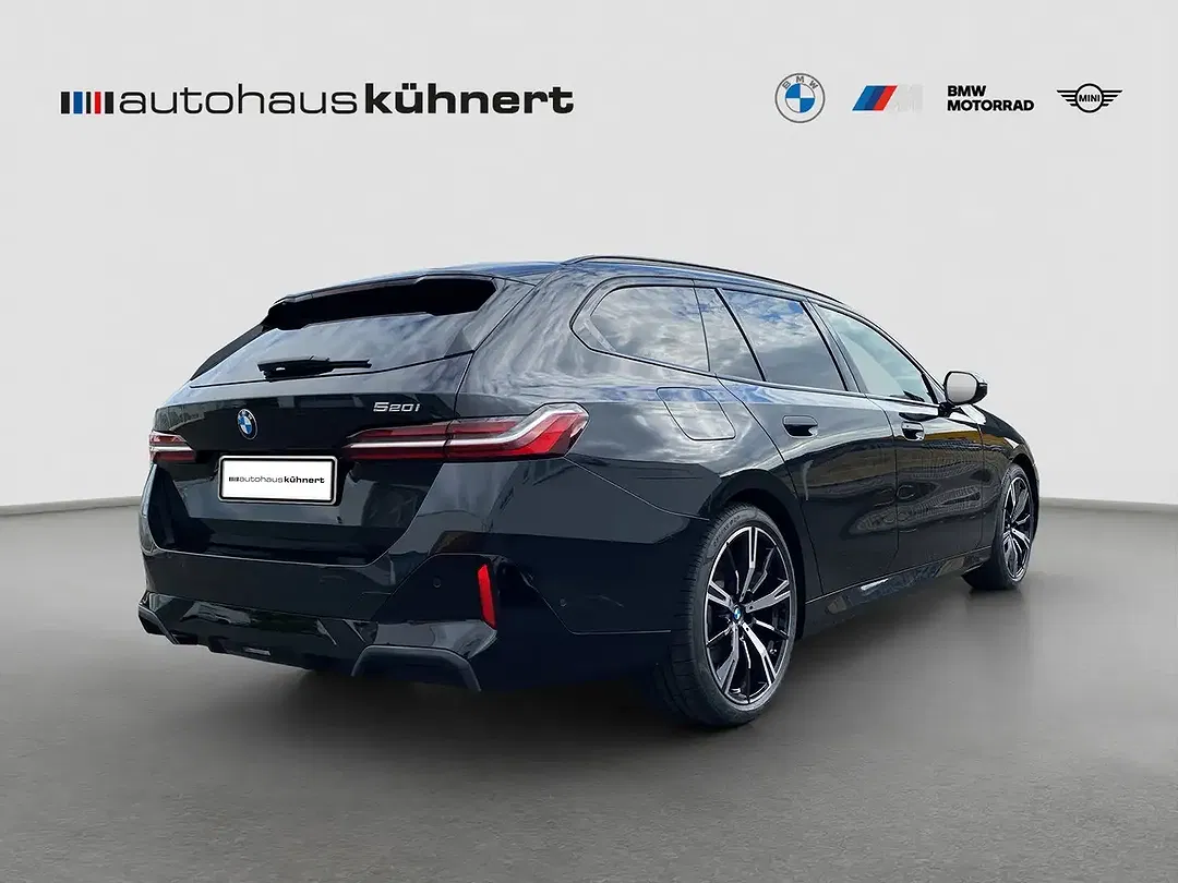 BMW 520 Touring M Sport - Thumbnail 6