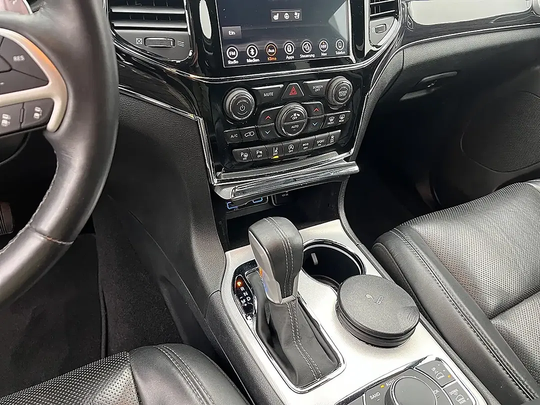 Jeep Grand Cherokee 3.0 V6 CRDi Overland - foto 11