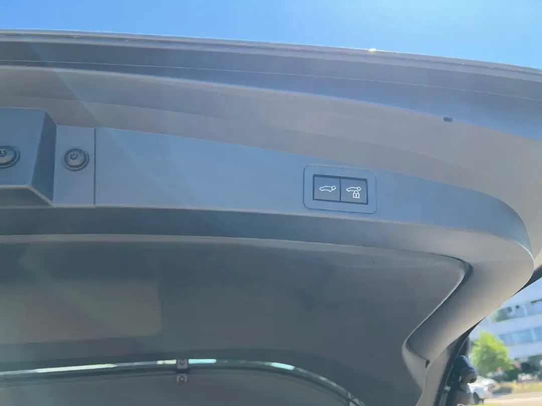 Toyota Corolla Hybrid Lounge - Thumbnail 10