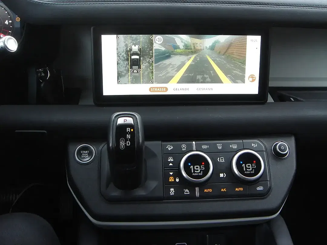 Land Rover Defender AUT 4x4 110 S - Thumbnail 7