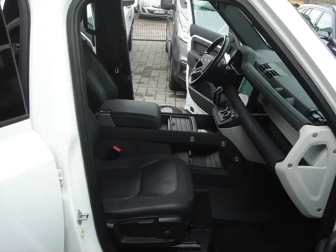 Land Rover Defender AUT 4x4 110 S - Thumbnail 8