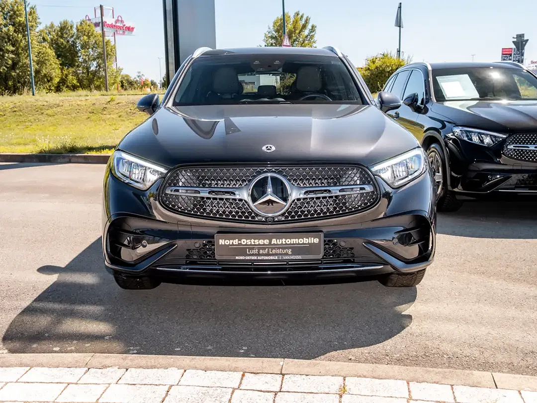 Mercedes-Benz GLC 300 4MATIC AMG MBUX - Thumbnail 4