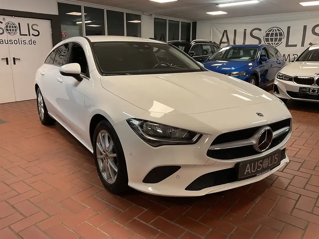 Mercedes-Benz CLA 180 - Thumbnail 3