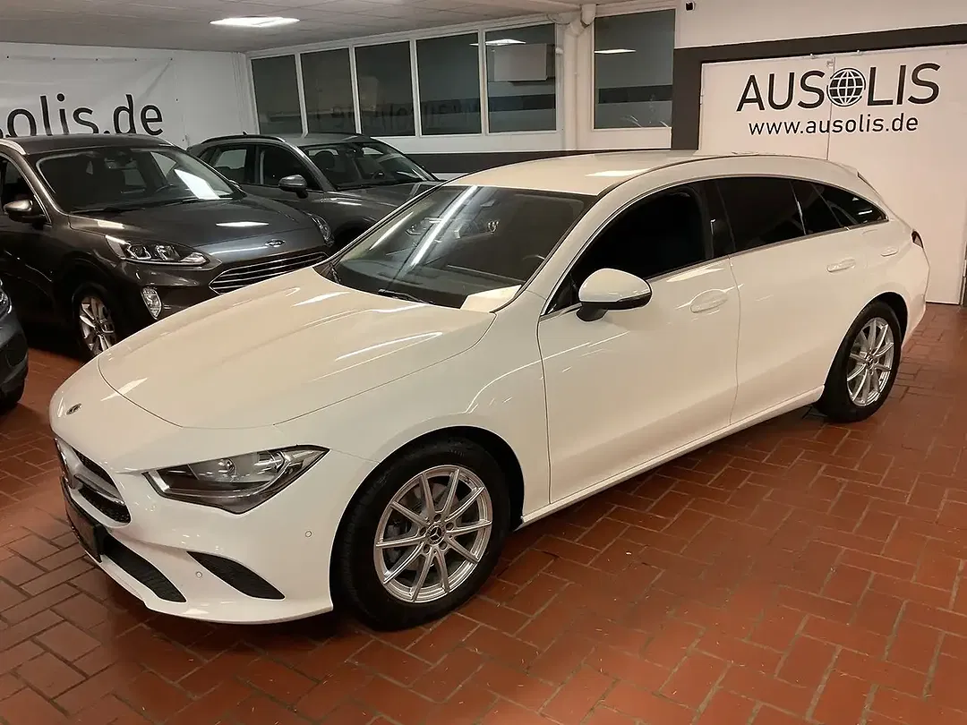 Mercedes-Benz CLA 180 - Thumbnail 4