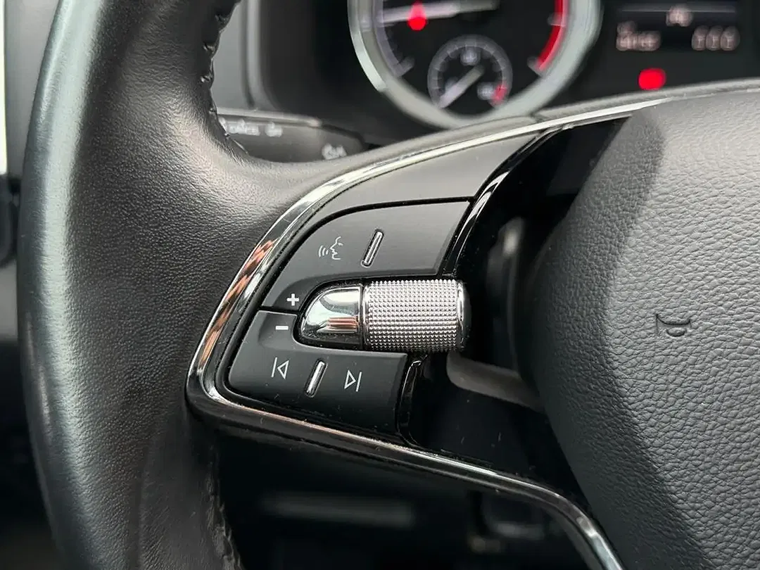 Skoda Karoq 1.0 TSI Clever - Thumbnail 12