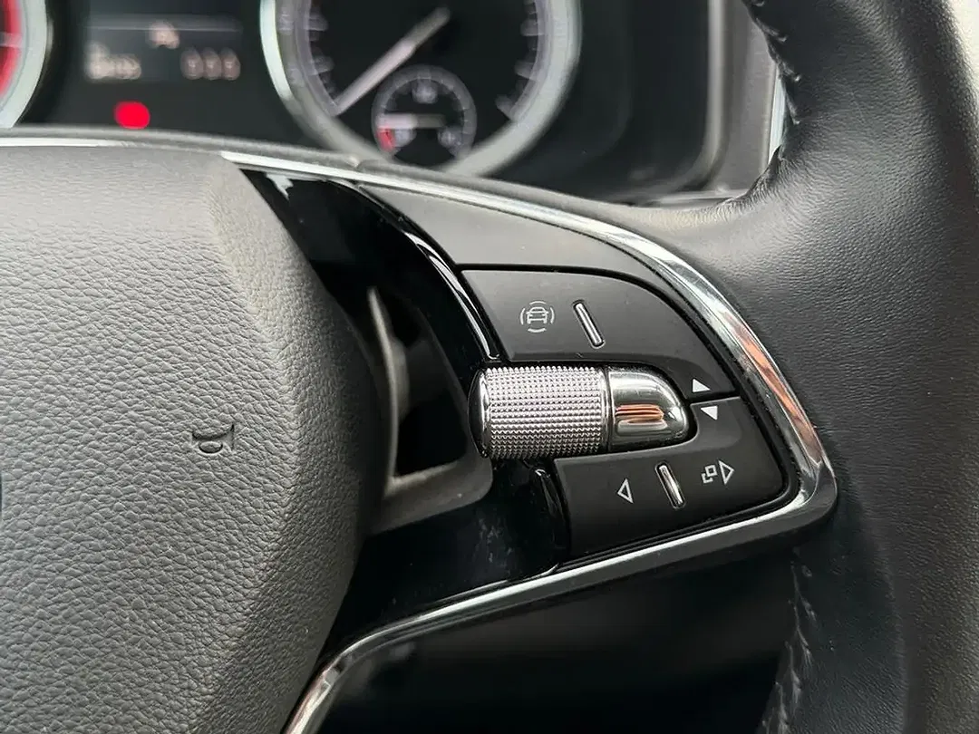 Skoda Karoq 1.0 TSI Clever - Thumbnail 13