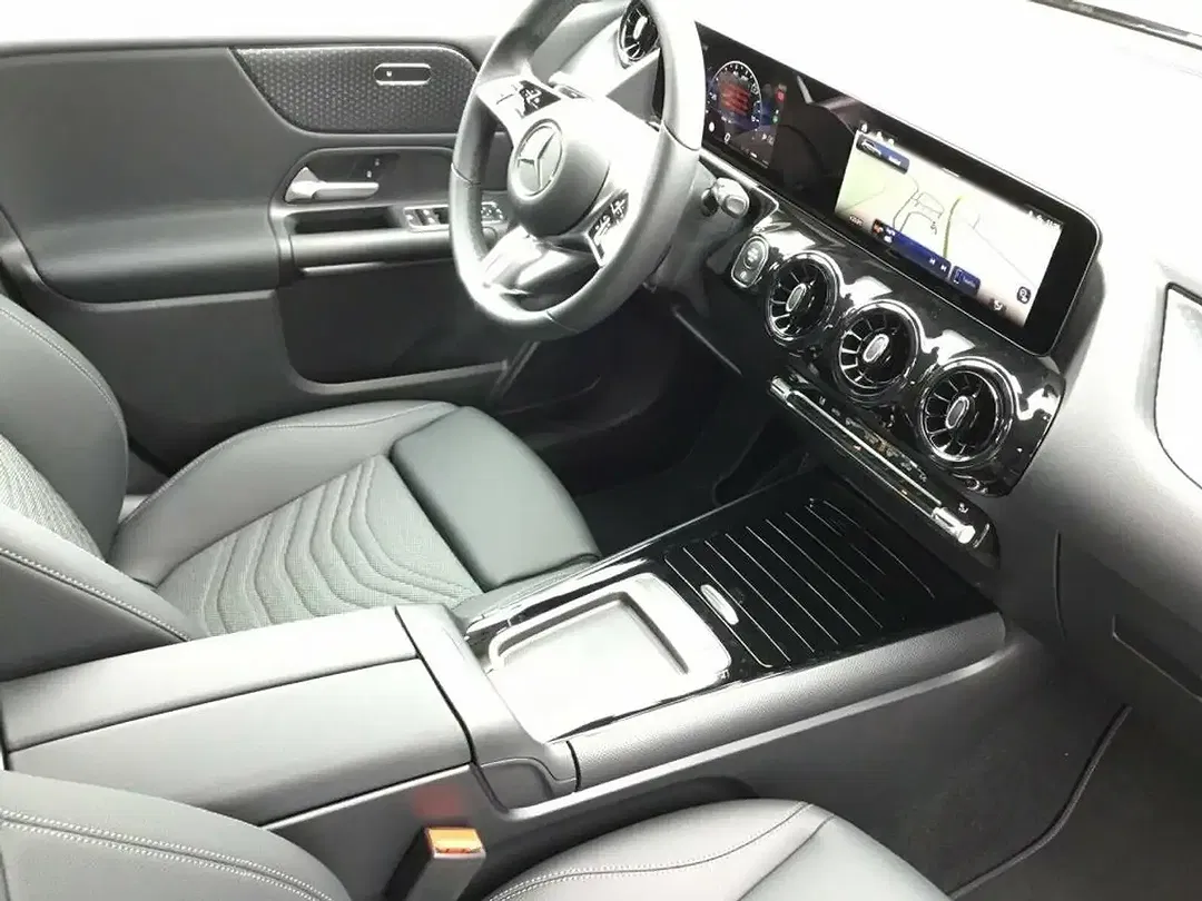 Mercedes-Benz B 180 - Thumbnail 11