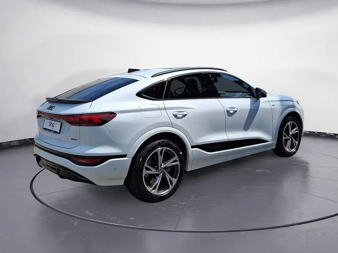 Audi Q6 e-tron quattro - foto 2