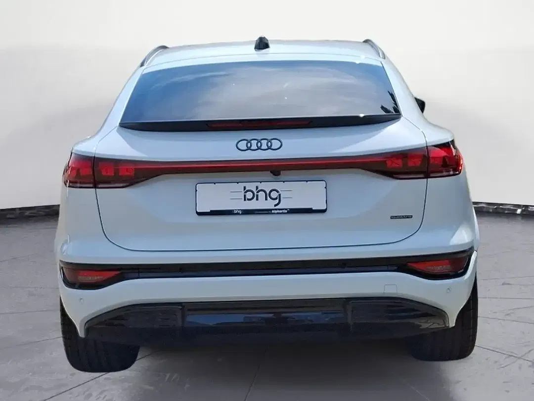 Audi Q6 e-tron quattro - Thumbnail 4