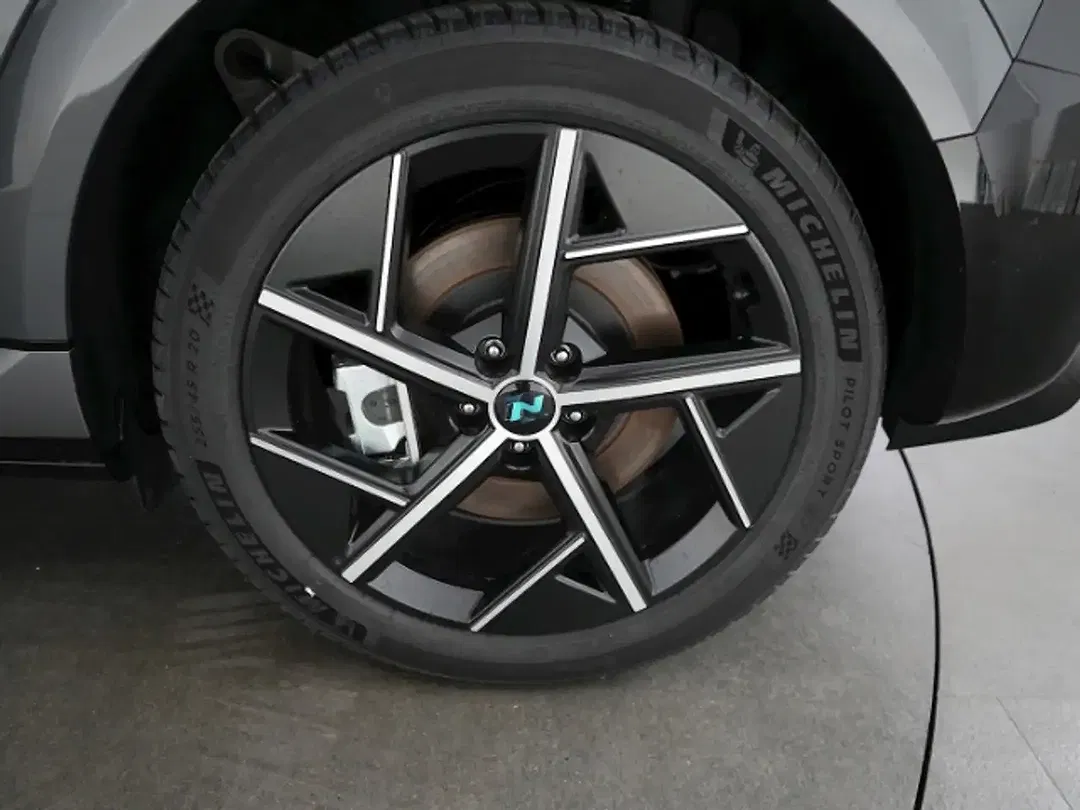 Hyundai IONIQ 5 N Line - Thumbnail 9