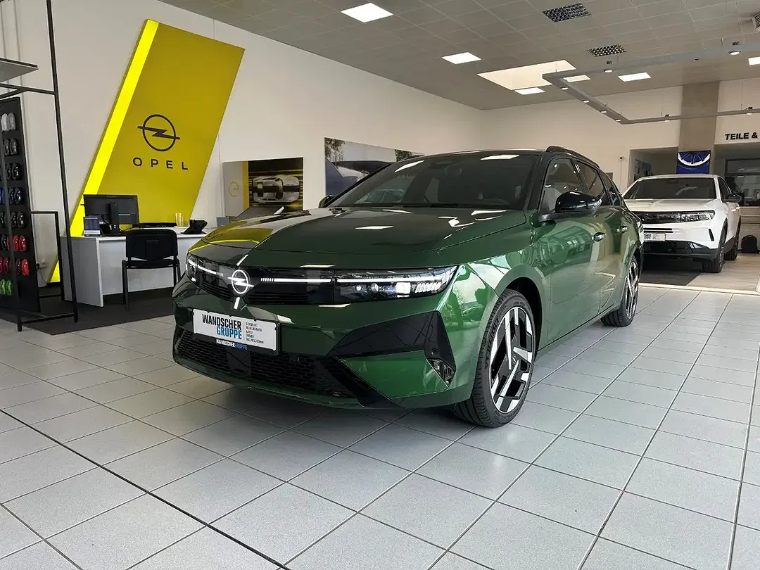 Opel Astra Ultimate - Thumbnail 1