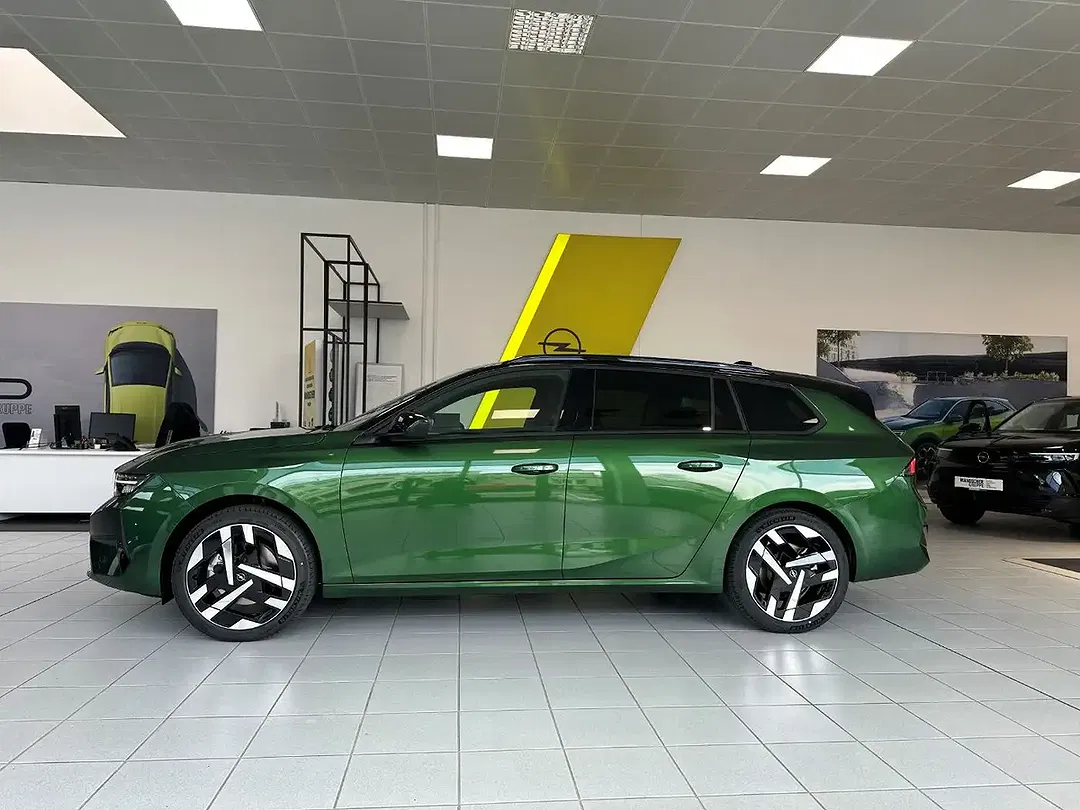 Opel Astra Ultimate - Thumbnail 2