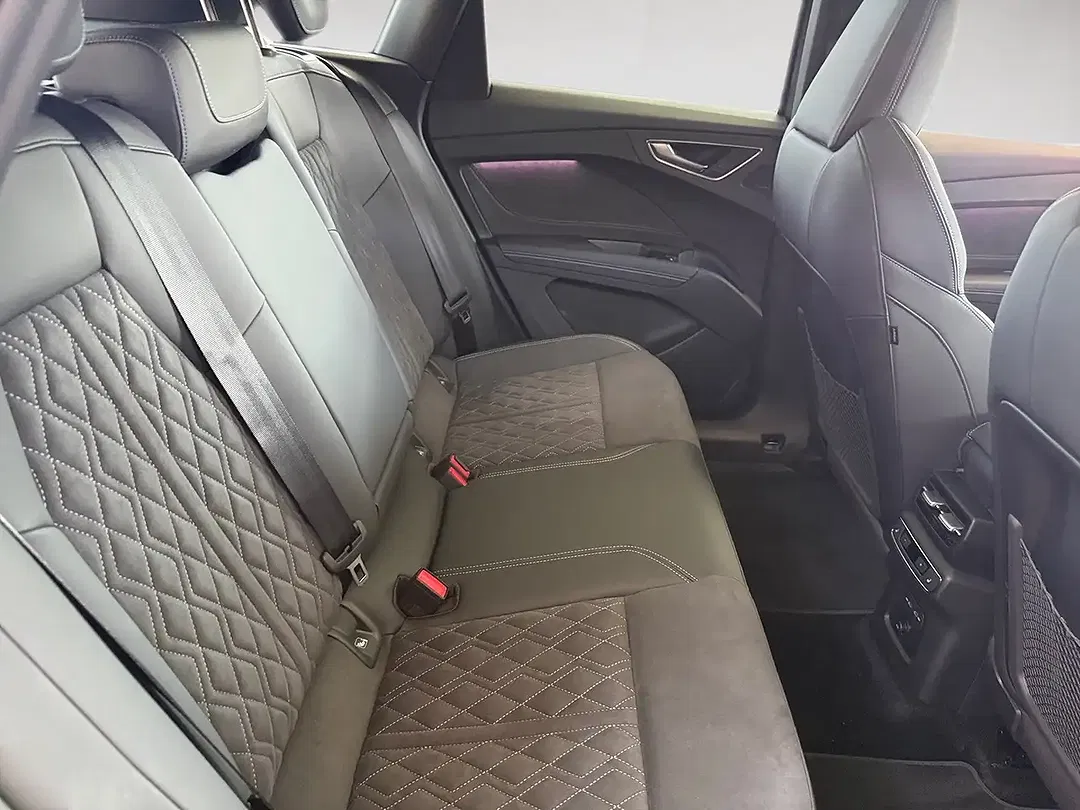 Audi Q4 e-tron AUT quattro - Thumbnail 9