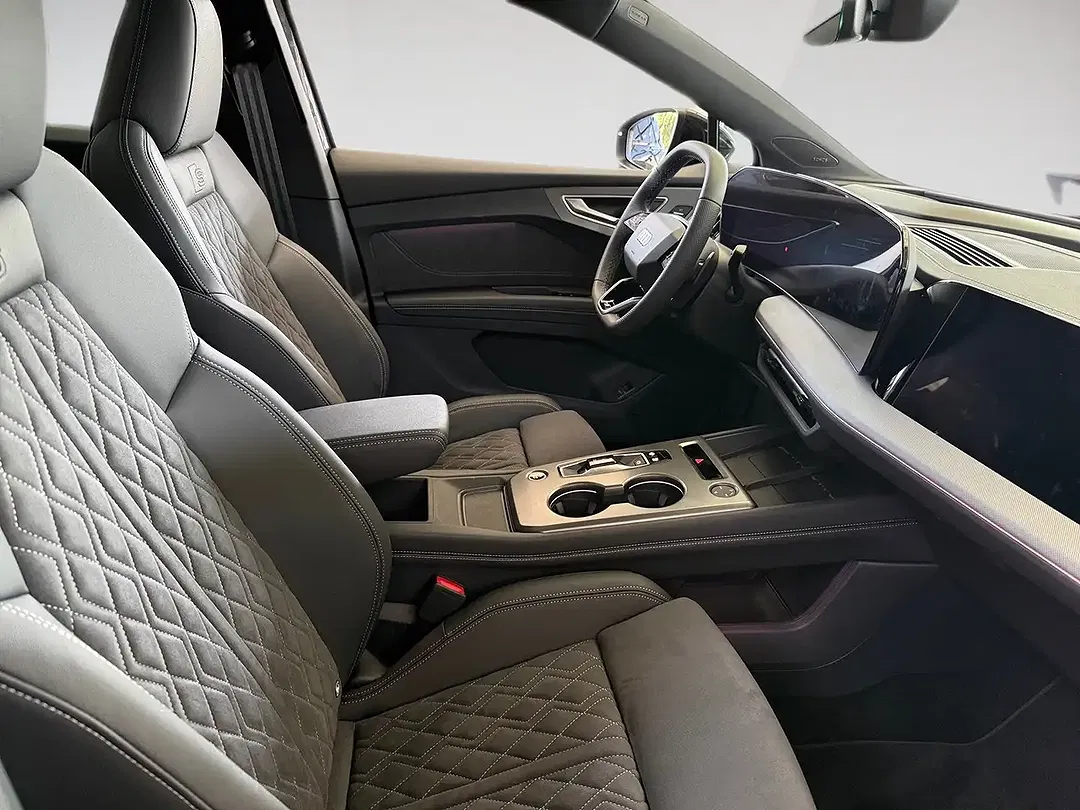 Audi Q4 e-tron AUT quattro - Thumbnail 8