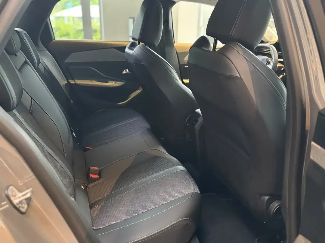 Peugeot 308 130 HDi Allure SW - Thumbnail 11