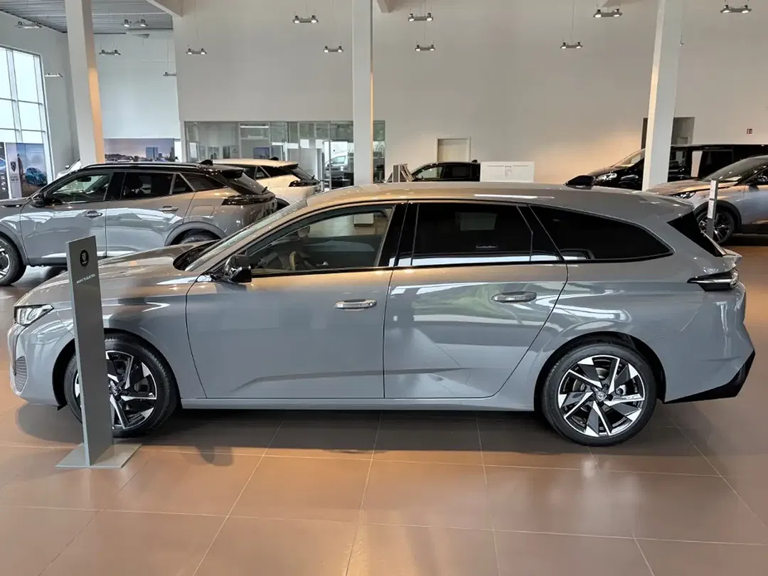 Peugeot 308 130 HDi Allure SW - Thumbnail 4