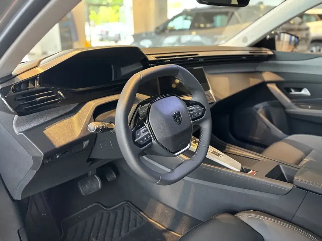 Peugeot 308 130 HDi Allure SW - Thumbnail 8