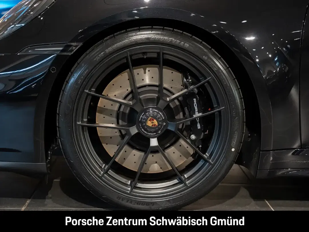 Porsche 992 Carrera 4 GTS Cabriolet - Thumbnail 13