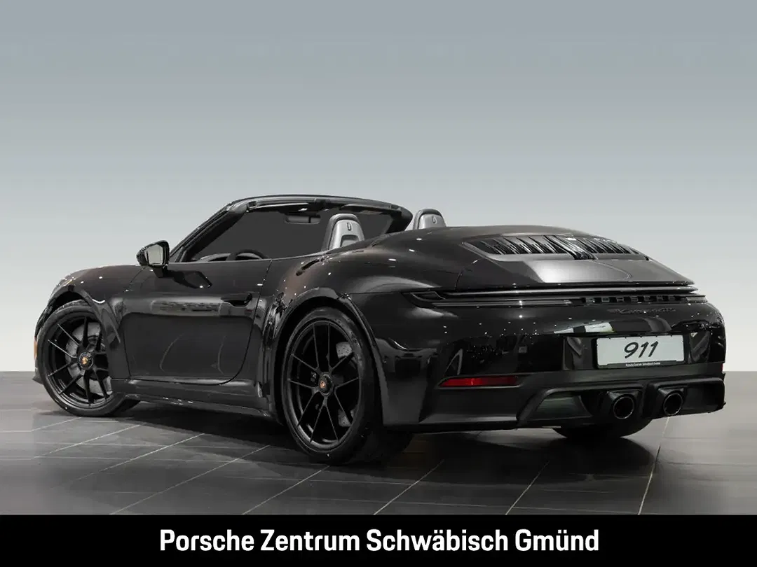 Porsche 992 Carrera 4 GTS Cabriolet - Thumbnail 3