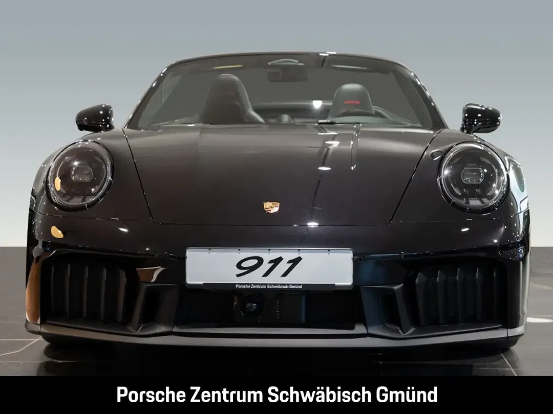 Porsche 992 Carrera 4 GTS Cabriolet - Thumbnail 8