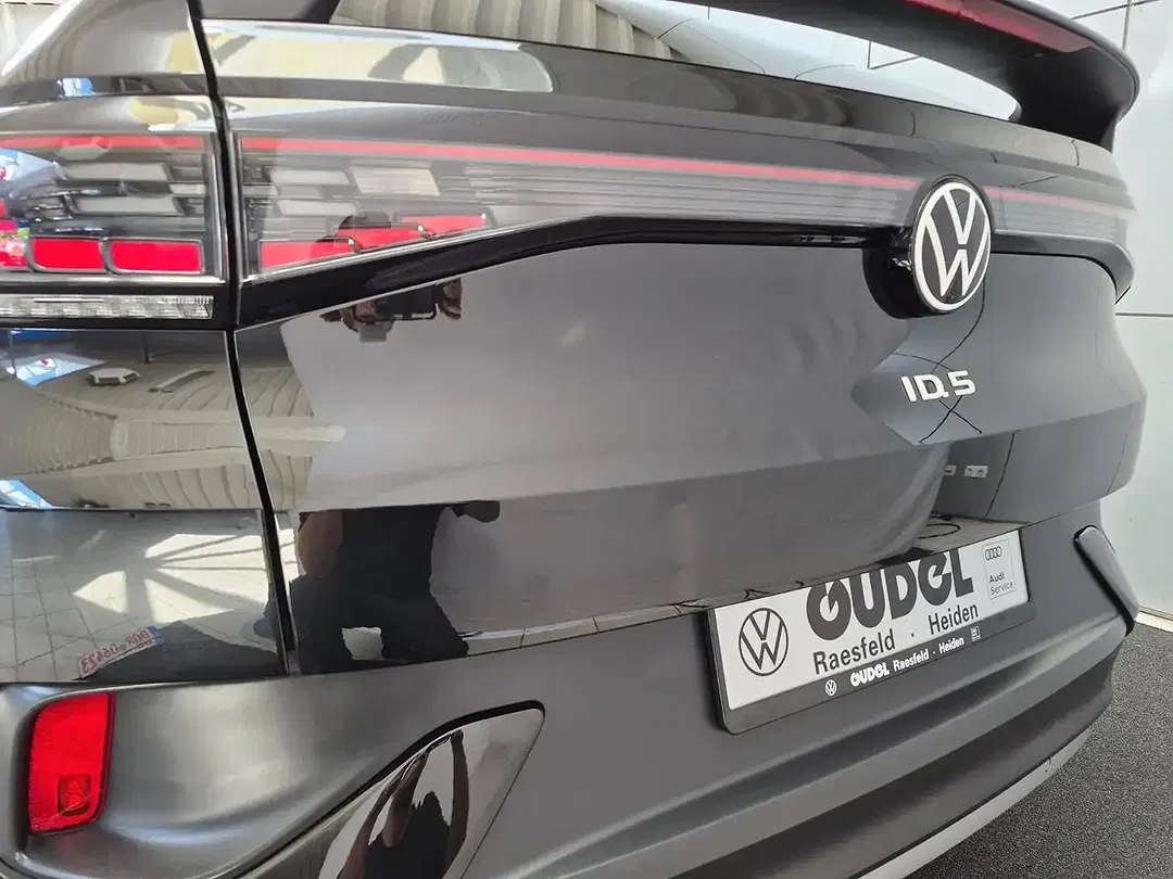 Volkswagen ID.5 Pro - Thumbnail 8