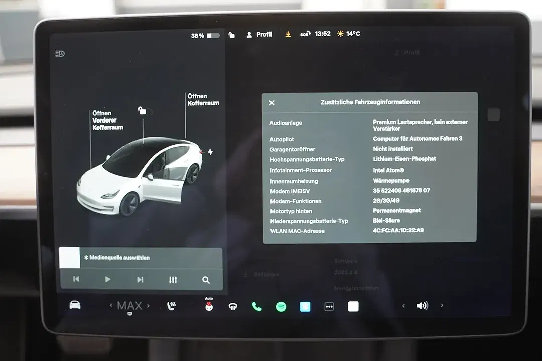 Tesla Model 3 Standard Range Plus - Thumbnail 13