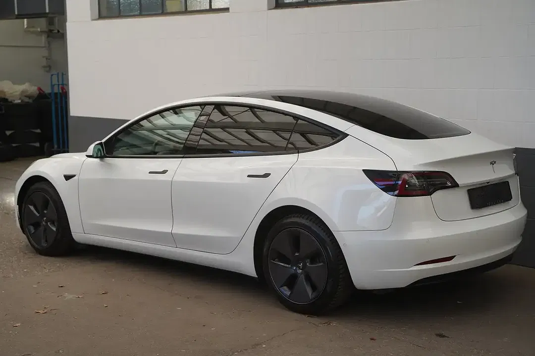 Tesla Model 3 Standard Range Plus - Thumbnail 6