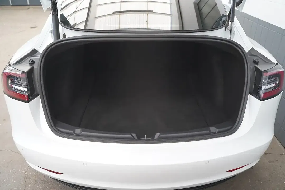 Tesla Model 3 Standard Range Plus - Thumbnail 8