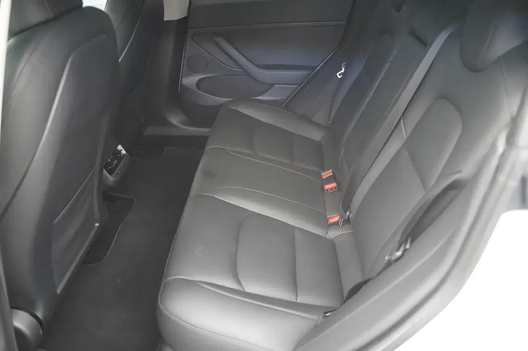Tesla Model 3 Standard Range Plus - Thumbnail 9