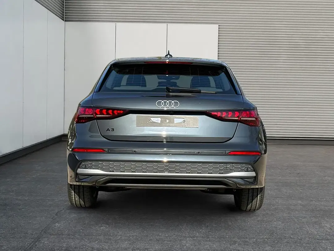 Audi A3 35 Sportback Base - Thumbnail 3