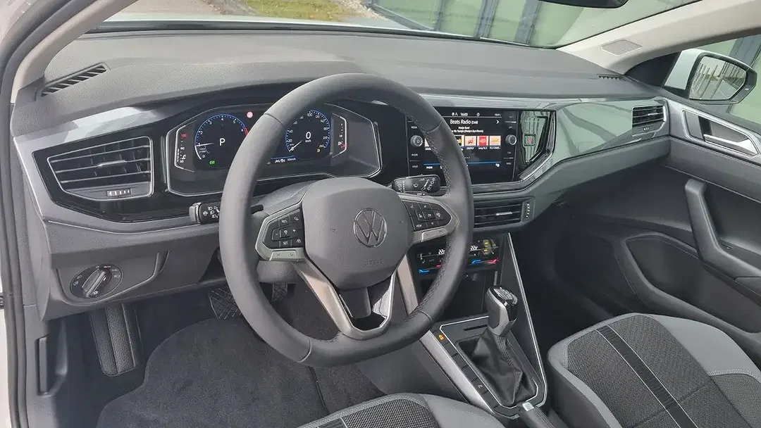 Volkswagen Polo DSG Style - Thumbnail 4