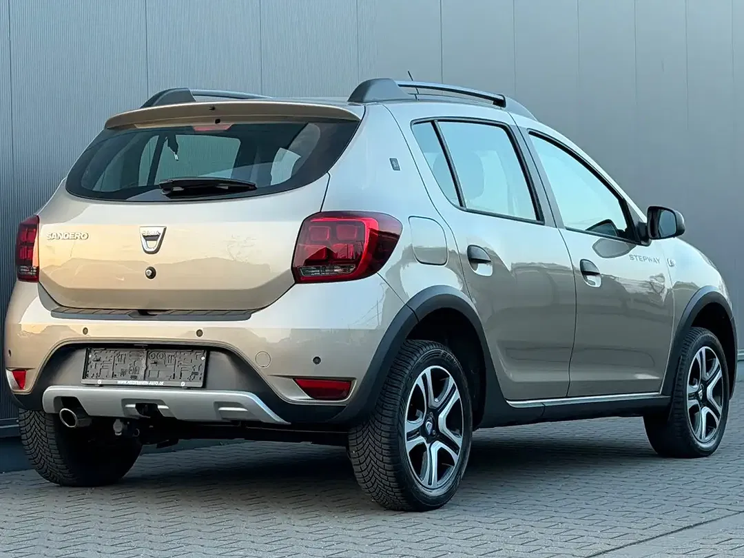 Dacia Sandero EDC Stepway - Thumbnail 3