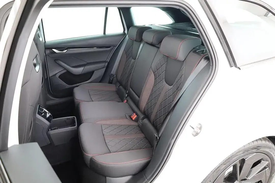Skoda Octavia 2.0 TSI DSG vRS Combi - foto 13