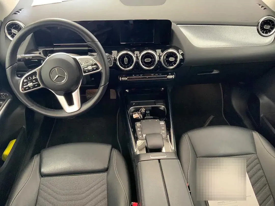 Mercedes-Benz GLA 200 - Thumbnail 5