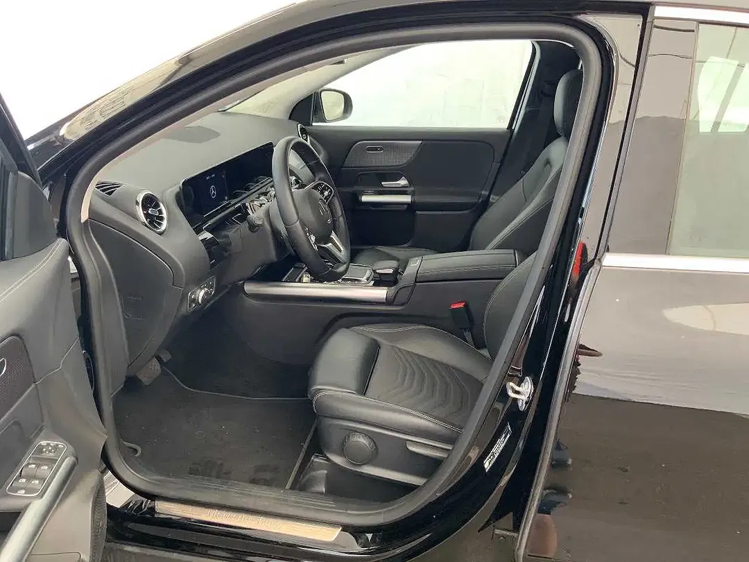 Mercedes-Benz GLA 200 - Thumbnail 8