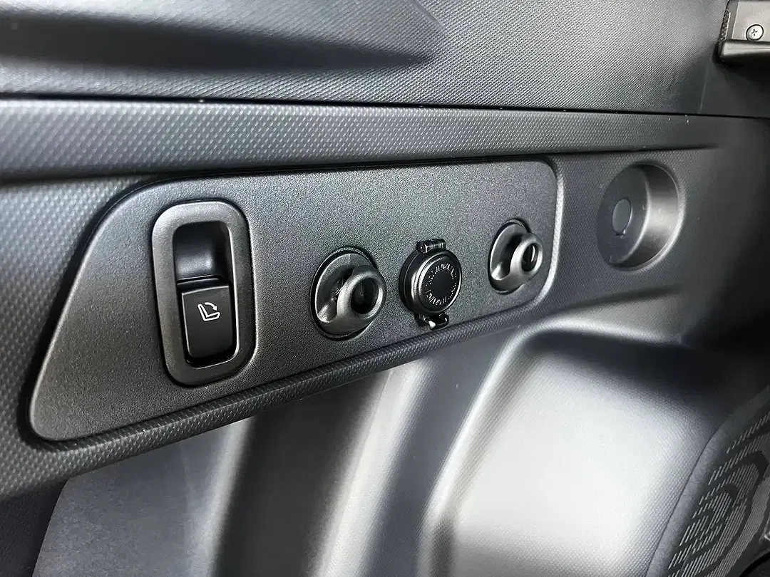 Subaru Forester 2.0 Hybrid Platinum - Thumbnail 12