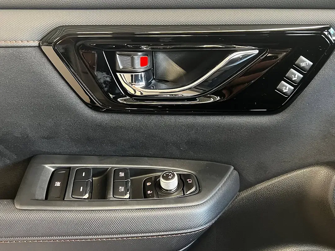 Subaru Forester 2.0 Hybrid Platinum - Thumbnail 14