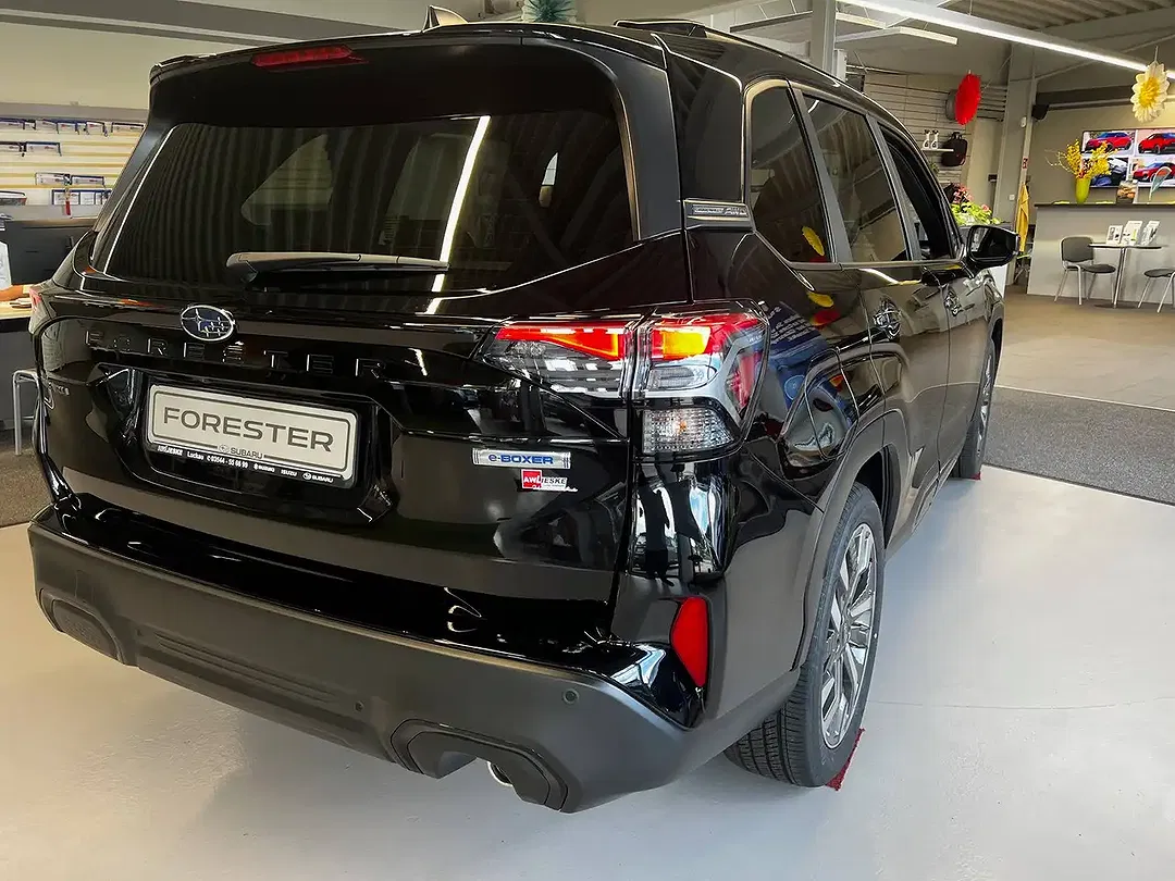 Subaru Forester 2.0 Hybrid Platinum - Thumbnail 4