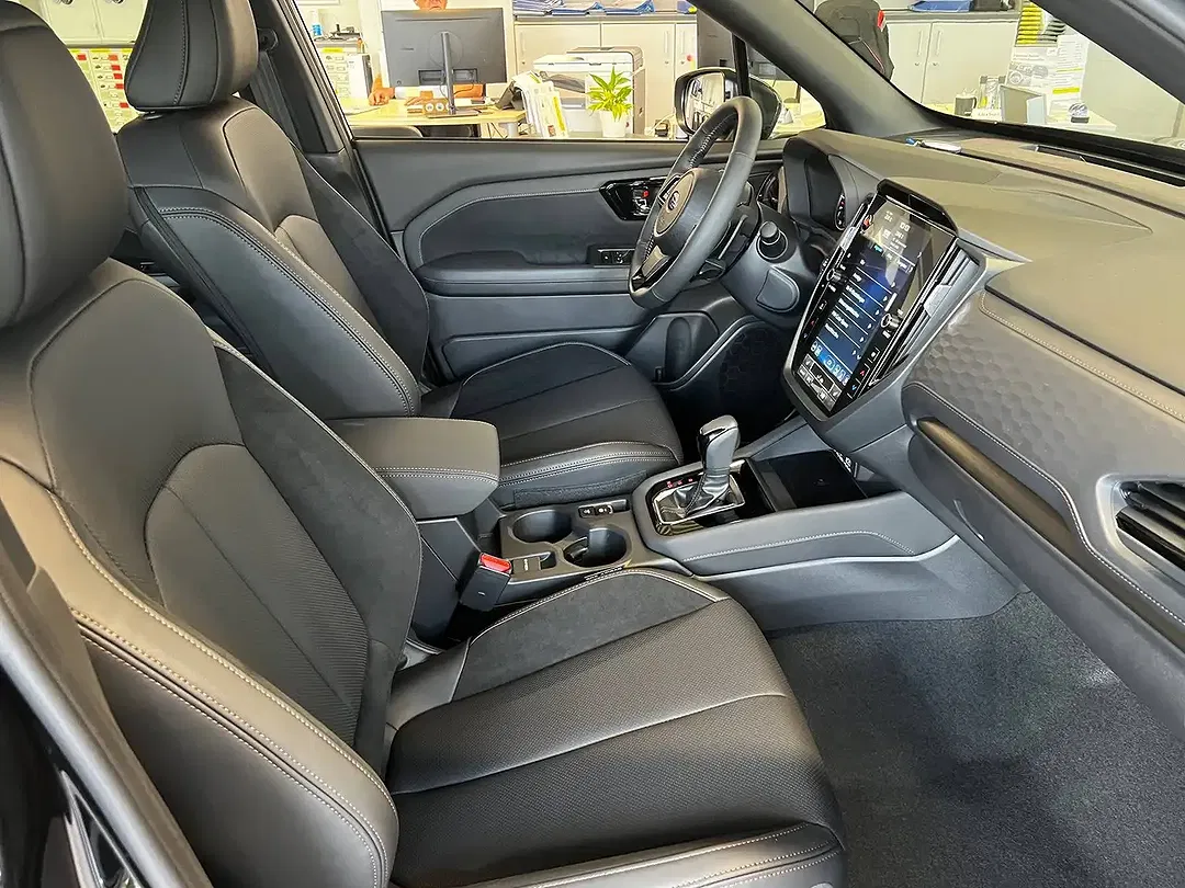Subaru Forester 2.0 Hybrid Platinum - Thumbnail 8
