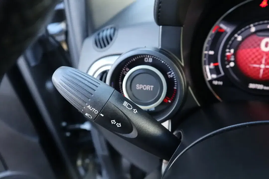 Abarth 500 1.4 T-Jet - Thumbnail 9
