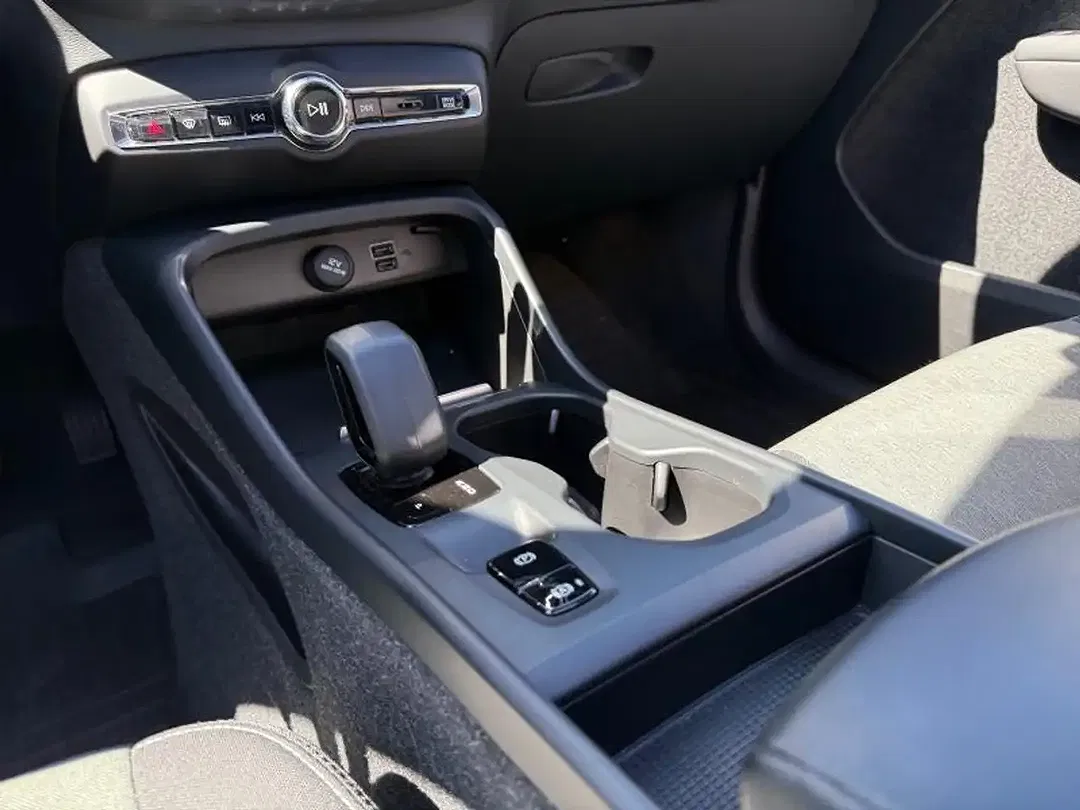 Volvo XC40 T4 Pro - Thumbnail 11