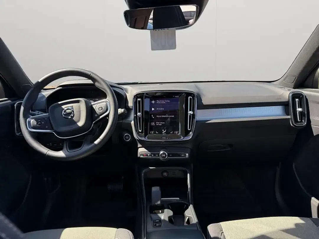Volvo XC40 T4 Pro - Thumbnail 3