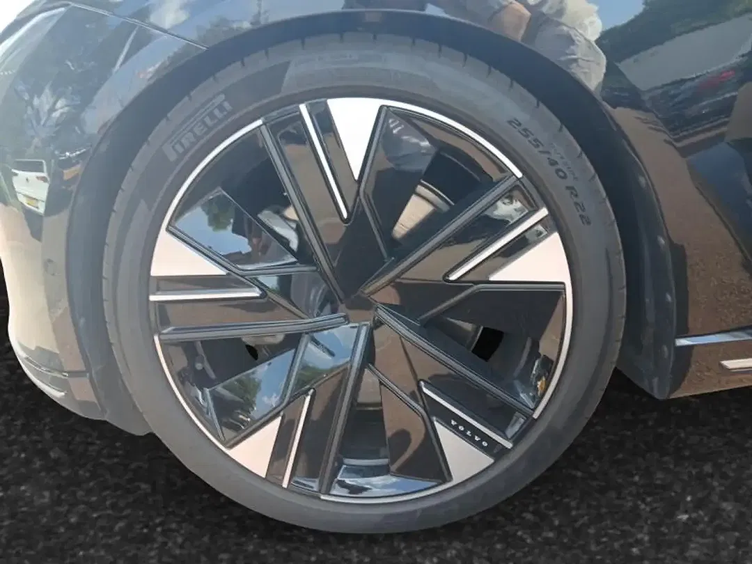 Volvo ES90 Ultra - Thumbnail 14