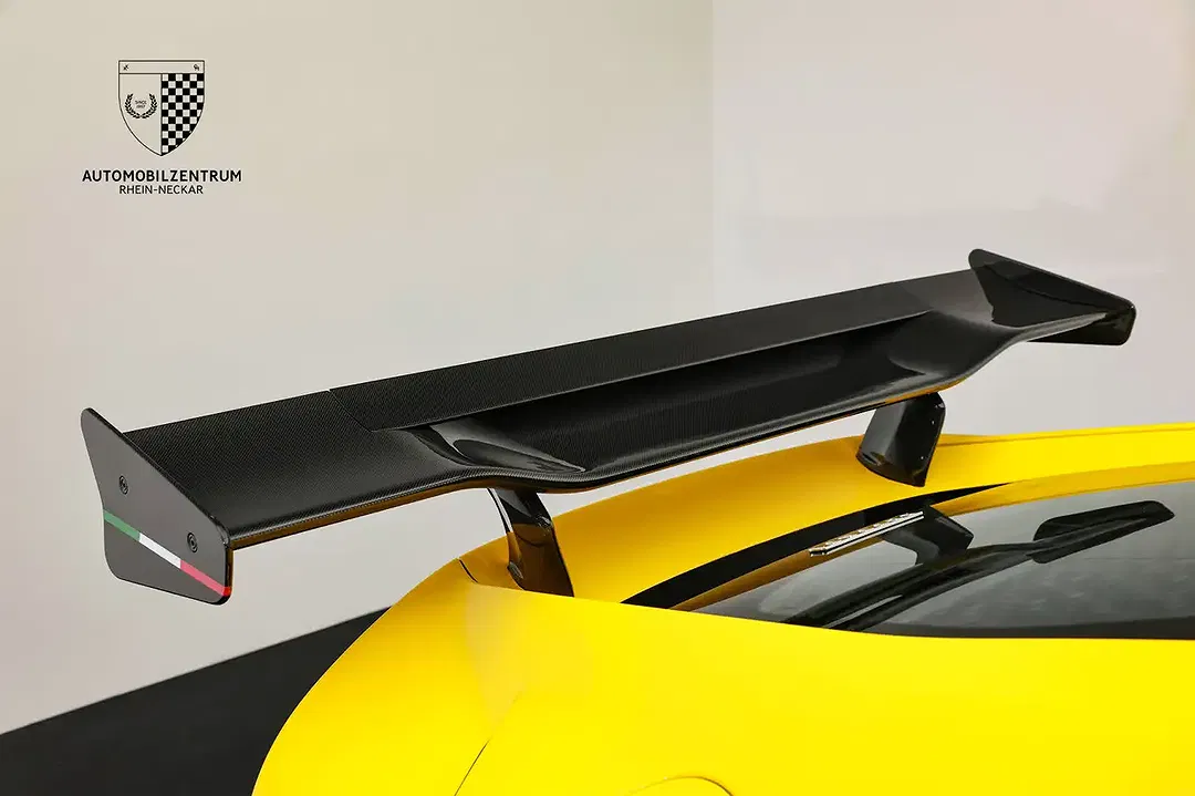 Ferrari 812 Superfast - Thumbnail 11